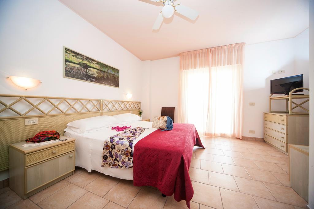 Hotel Doge Alba Adriatica Cameră foto